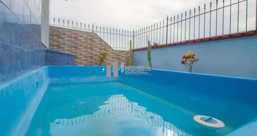 Vendo apartamento tipo casa de vila, rua Rego Lopes. 4 quartos, terraço com piscina