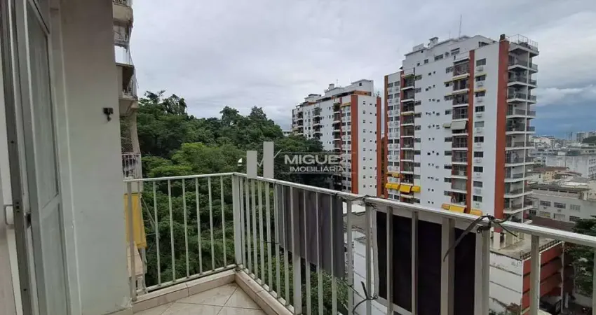 A venda apartamento com vista panorâmica, varanda com 2 quartos e suíte em rua carvalho alvim- tijuca