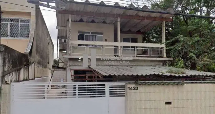 Casa a venda 4 quartos suíte e piscina na melhor localização de bangu