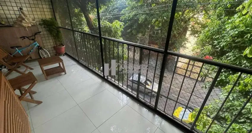 Incrível apartamento à venda na Rua Maxwell! Apenas 750 metros do Shopping Tijuca! São aproximadamente 100m² de puro conforto! Varanda, sala, 2 quartos e vaga!