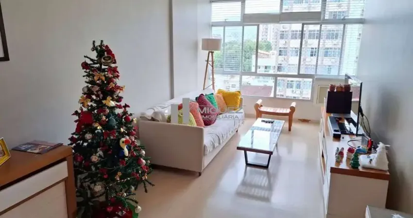 Apartamento a Venda na Rua Itabaiana, - Grajau com 3 quartos, todo modernizado com vaga na escritura