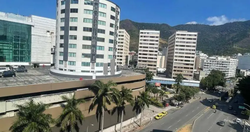 Apartamento à venda debruçado no shopping tijuca! sala 2 quartos com 1 vaga por apenas r$450mil!