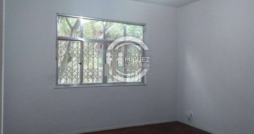 Apartamento á venda na  Rua Heber de Boscoli, Vila Isabel! Aconchegante sala 2 quartos!