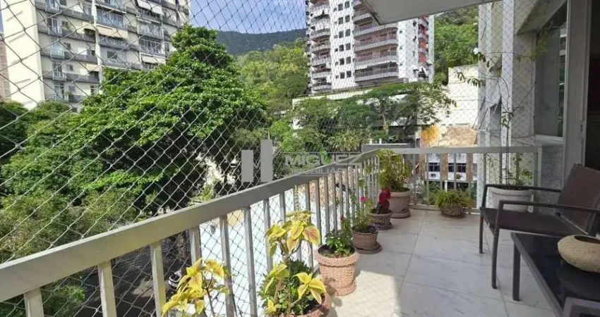Apartamento a venda na Rua Itacuruçá, planta com 200m², Varandão, 04 quartos, 2 vagas, metrô!