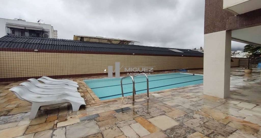 Apartamento a venda Rua Teodoro da Silva - Varanda, sala, 3 quartos sendo 1 suíte, 1 banheiro social, copa cozinha, dependências completas - 2 vagas na escritura - 135 m² - Condomínio com infra comple