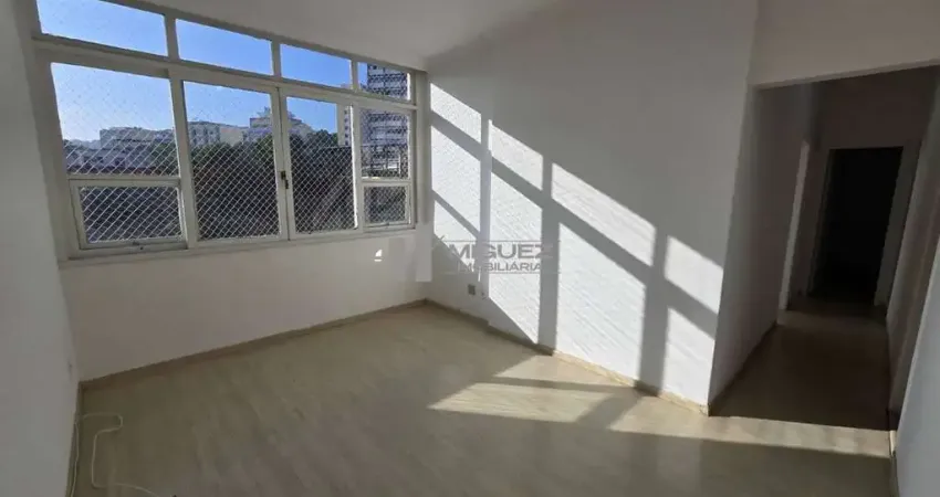 Amplo apartamento a venda de 90m² - Av. Paulo de Frontin, 3 quartos, sala em 2 ambientes, copa-cozinha, dependência completa, vista livre, sol da manhã e 1 vaga na escritura.