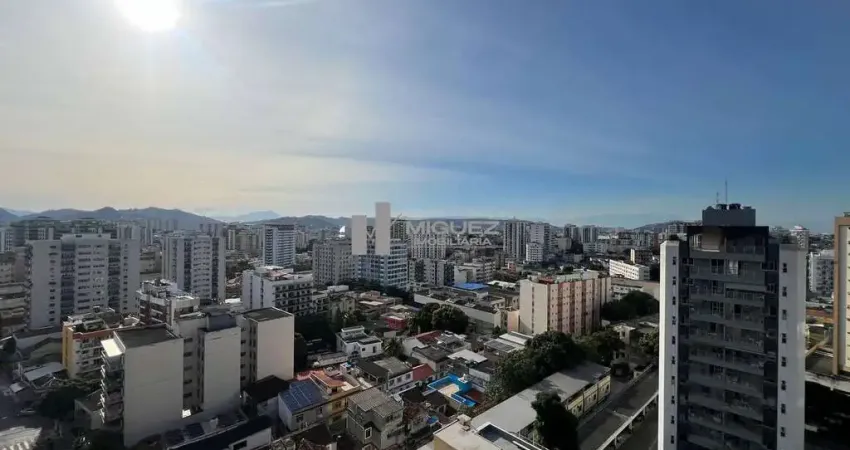 Cobertura duplex a venda no méier, vista panorâmica com 140 m², 2 vagas na escritura, varanda, 3 quartos sendo 1 suíte, sala em 2 ambientes, cozinha com armários planejados,banheiro social, terraço co
