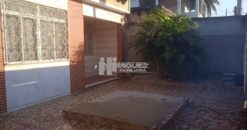 Casa com 2 quartos com vaga, Senador Camará - Rio de Janeiro