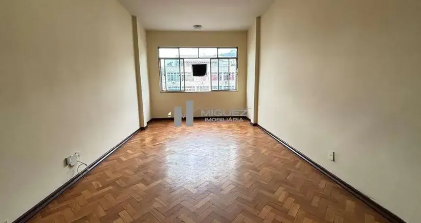 Apartamento à venda Rua Haddock lobo próximo ao clube municipal, salão 3 quartos dependência completas 1vaga de garagem