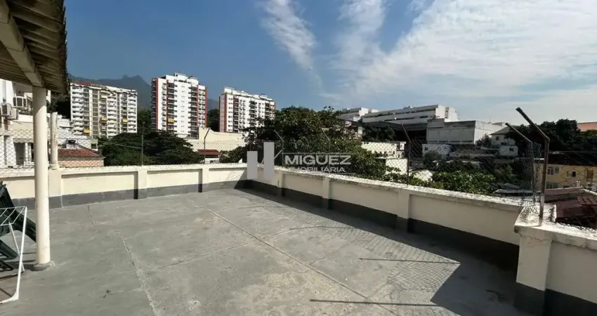 Apartamento a venda, tijuca, rua carvalho alvim, 2 quartos, junto a rua uruguai e farto comércio