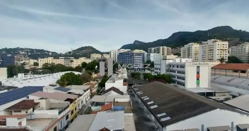 Exclusivo Apartamento à venda, 3 quartos sendo 2 suítes  e 2 vagas. Rua Haddock Lobo, Tijuca. Código 21795