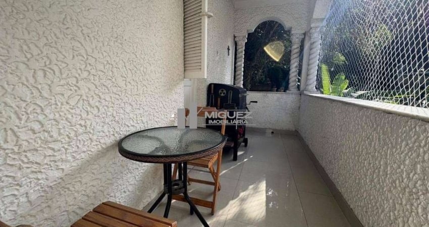 Apartamento térreo a venda, varanda, 2 quartos sendo 1 suíte, banheiro social,  ampla cozinha, dependência completa, 1 vaga de garagem
