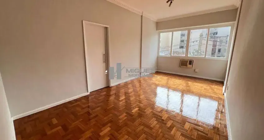 Apartamento à venda! Rua Barão de Mesquita - Tijuca- à 600m do Metrô Saes Pena, 2 quartos, dependência completa e 75m²!