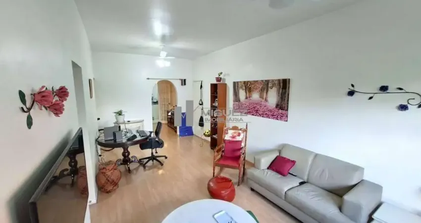 Apartamento à venda na Tijuca com 3 quartos, 1 vaga na escritura e portaria 24 horas. Debruçado à praça Saens Pena. Rua Soares da Costa