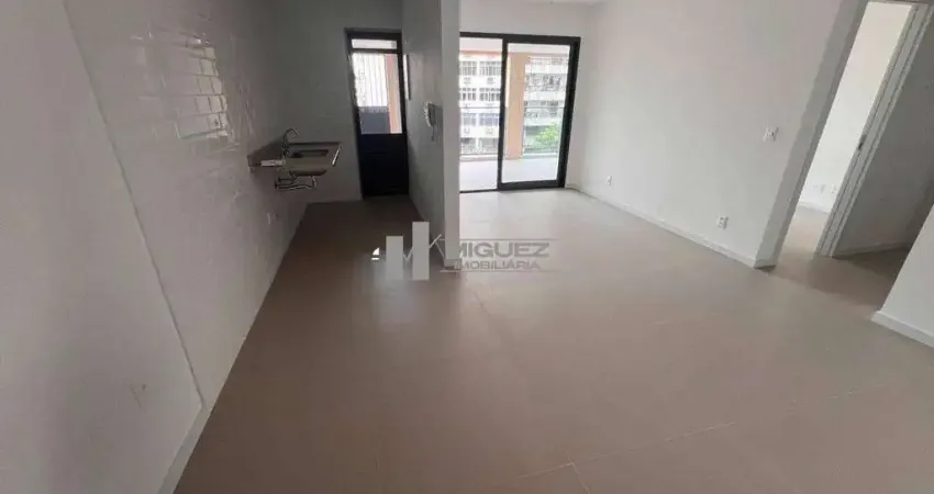 Apartamento à venda, Rua Dona Delfina,  Metrô Uruguai, varanda,  02 quartos, suíte, garagem, padrão luxo e lazer total.