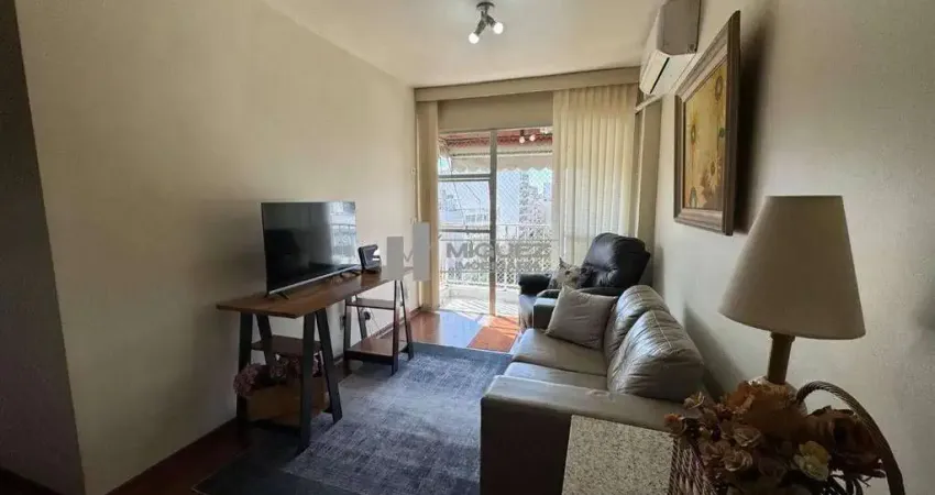 NA RUA PRÓXIMA AO METRÔ AFONSO PENA (5 MIN), APARTAMENTO À VENDA, SILENCIOSO, CLARO, AREJADO, COM SOL MATINAL, SALA EM DOIS AMBIENTES, 2 QUARTOS E CONDOMÍNIO COM INFRA TOTAL.