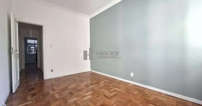 NA RUA JOSÉ HIGINO, VENDA DE APARTAMENTO ESPECTACULAR COM SALA, 2 QUARTOS (1 SUÍTE), BANHEIRO SOCIAL, COZINHA AMPLA, DEPENDÊNCIAS COMPLETAS, VAGA DE GARAGEM E VISUAL DEBRUÇADO AO METRÔ.