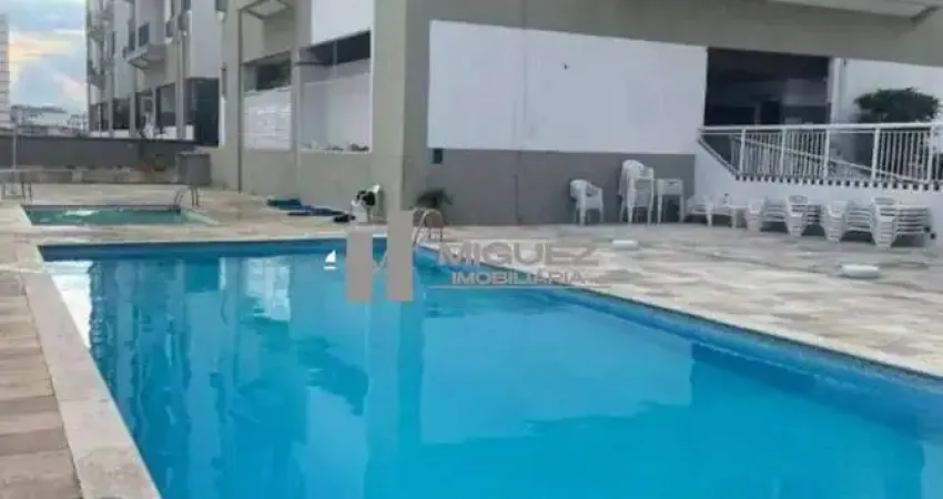 Apartamento à venda em Rio Comprido, na Rua Aristides Lobo, com varanda, 2 quartos, vaga e infraestrutura total.