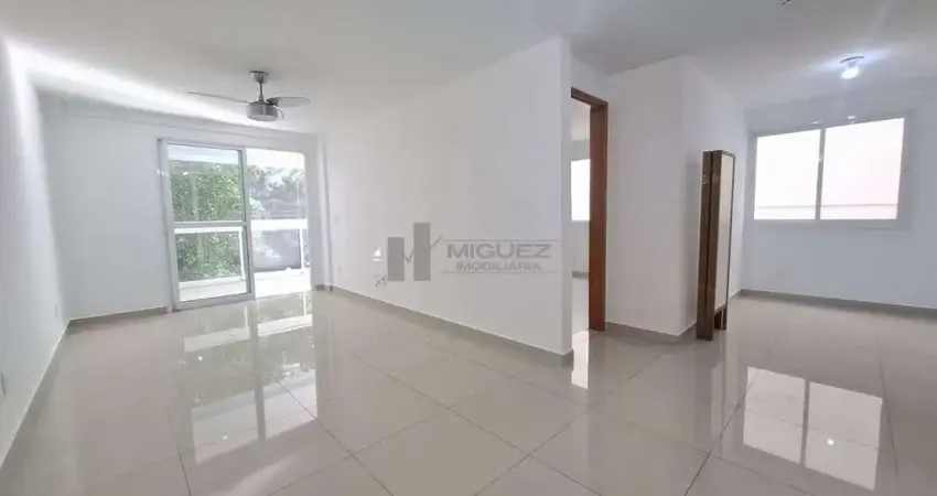 Viva com conforto e estilo! belíssimo apartamento a venda na rua araújo pena, tijuca, com varanda, 3 quartos (1 suíte), infraestrutura completa e 1 vaga. ideal para quem busca qualidade de vida em uma