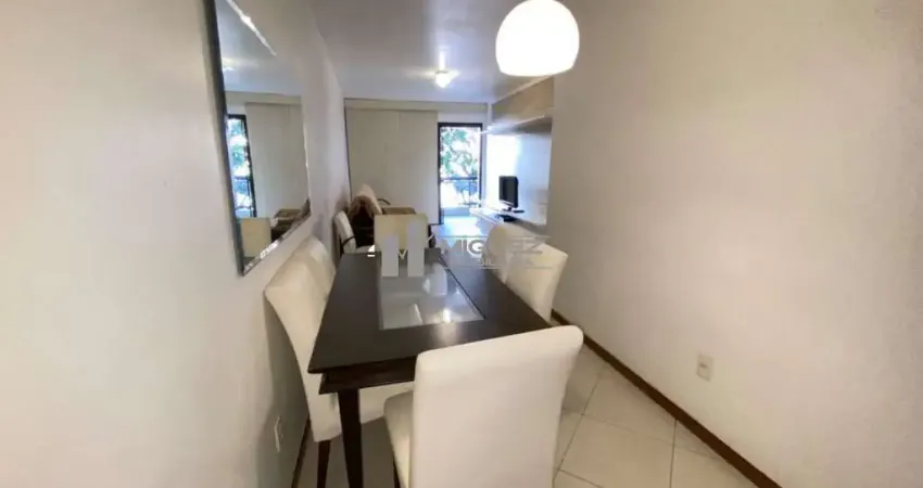 VIVA COM CONFORTO E MOBILIDADE! APARTAMENTO A VENDA NA RUA DOUTOR SATAMINI, TIJUCA, COM VARANDA, 3 QUARTOS ( 1 SUITE) E 2 VAGAS DE GARAGEM. A APENAS 350m DO METRÔ AFONSO PENA, É PERFEITO PARA QUEM BUS