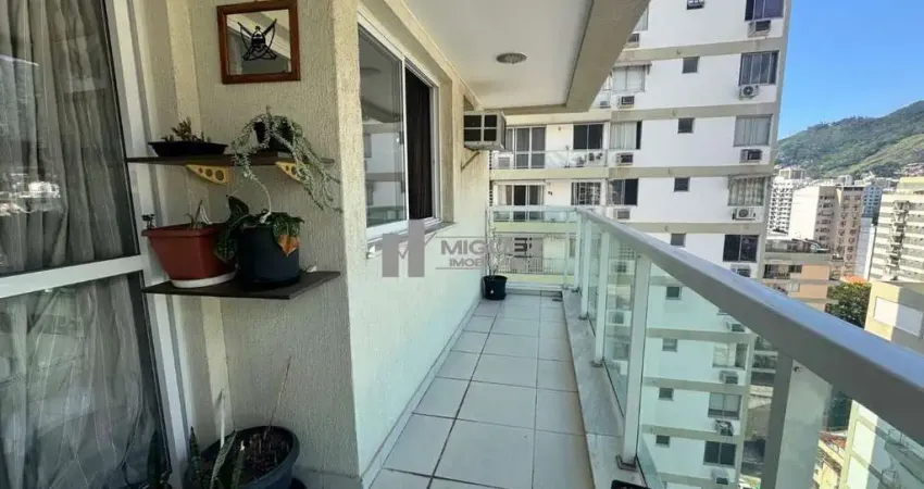 Morar bem é morar aqui! apartamento a venda na rua general espírito santo cardoso, tijuca, com varanda, sala, 3 quartos (1 suite) e 1 vaga de garagem. a apenas 300m da praça dos cavalinhos, oferece co