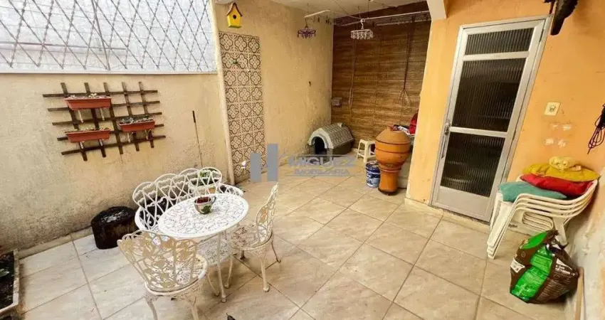 Não perca esta chance! Casa duplex a venda na Rua Jerônimo de Lemos, Vila Isabel, com sala em 2 ambientes, 3 quartos e 1 vaga de garagem. Um imóvel espetacular que combina conforto e praticidade em um
