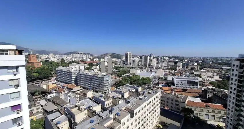 Pronto para morar! Apartamento a venda no Condomínio Santa Amélia, Tijuca, com varanda, 2 quartos, sala ampla, cozinha, banheiro e vaga de garagem. A infraestrutura total do condomínio garante lazer e