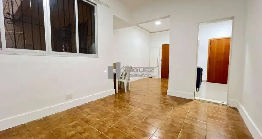 Apartamento a venda, térreo, rua benevenuto berna, tijuca, sala em 2 ambientes, 3 quartos, banheiro social, ampla cozinha, área de serviço.