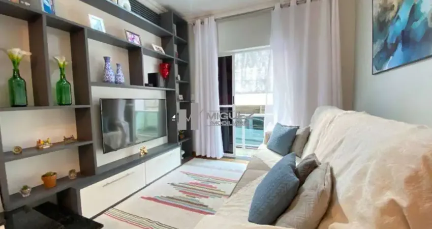 Na Tijuca, uma casa à venda com 3 quartos (1 suíte), área gourmet e 1 vaga de garagem. Com acabamento de alto padrão e localização perto do Metrô São Francisco Xavier e Praça Saens Pena. Fale conosco 