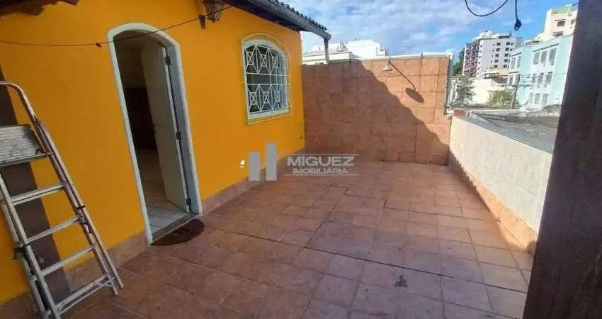 Oportunidade na Tijuca! Apartamento tipo casa à venda com 3 quartos e 1 vaga de garagem, pertinho da Praça e do Metrô Afonso Pena. Perfeito para viver com praticidade. Fale conosco hoje!