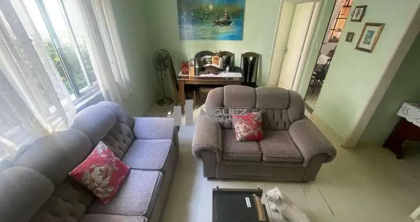Na Tijuca, apartamento à venda na Rua Radmaker! 160 m² com sala, 3 quartos (1 suíte), vaga e vista para a Praça Xavier de Brito, a 600 metros do metrô Uruguai. Não perca, agende sua visita!