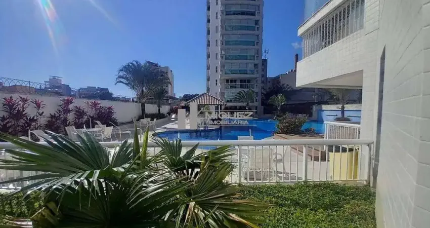 Oportunidade na Tijuca! Apartamento à venda com varandão, 2 quartos (1 suíte), garagem e lazer completo. Próximo ao Shopping Tijuca, metrô e farto comércio. Conforto e praticidade esperam por você. Co