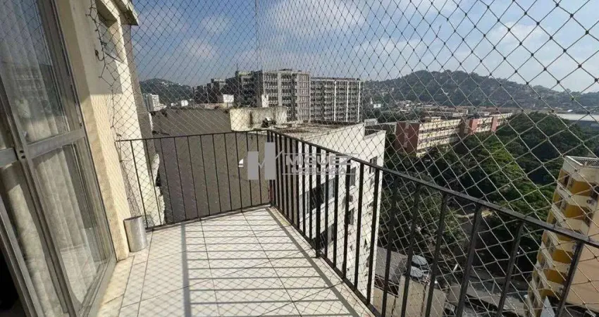Apartamento à venda no Maracanã, colado ao Boulevard 28 de Setembro! Com 1 suíte e closet, banheiro social e 1 vaga na escritura, é perfeito para quem busca praticidade. Entre em contato agora e agend