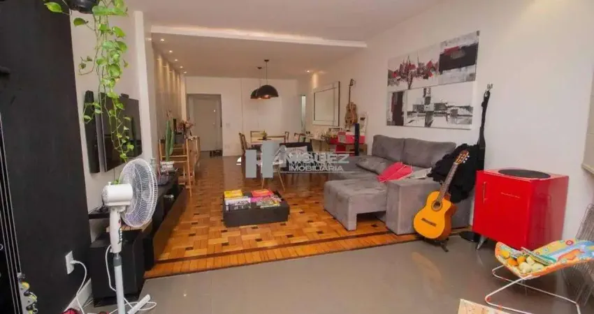 Na Tijuca, apartamento à venda com 160 m², a 700 metros do metrô São Francisco Xavier. Salão em 3 ambientes, 3 quartos e 1 vaga. Perfeito para quem busca espaço e praticidade. Agende sua visita agora!