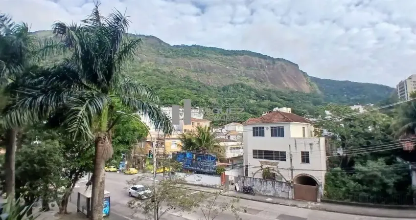 Apartamento à venda no Alto da Boa Vista com 2 quartos, banheiro social proximidades do largo da Usina, 75m²