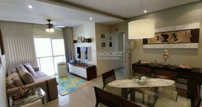 Tijuca: Apartamento à venda com 2 quartos, 2 varandas, vaga na escritura e portaria 24 horas. Rua tranquila e bem localizada. Código 22322