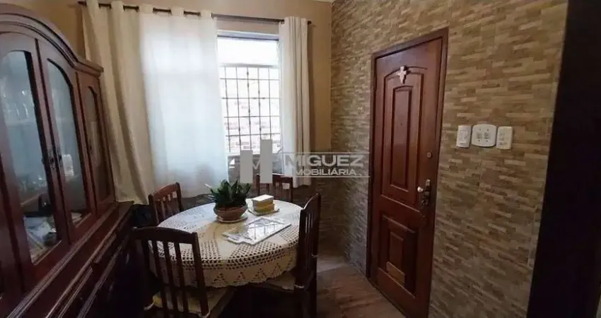 Na Tijuca, casa à venda na Rua Haddock Lobo com 3 quartos e vaga. Ideal para sua família viver com conforto em um endereço especial. Contate-nos para conhecer!