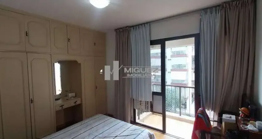 Na Tijuca, oportunidade à venda: apartamento de 3 quartos com 2 vagas na Rua Garibaldi, próximo à Praça Xavier. Ideal para sua família! Contate-nos hoje para conhecer.