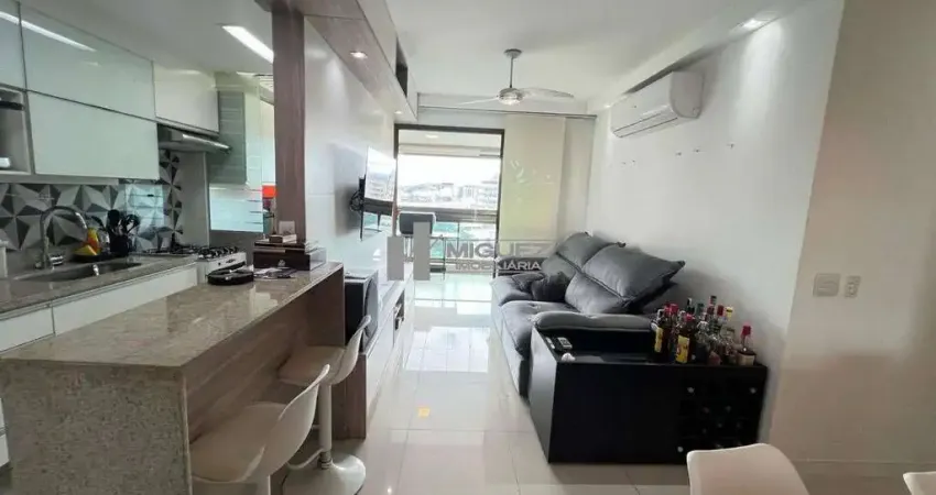 Conforto e mobilidade na Tijuca: apartamento à venda com 2 quartos (suíte), varanda, vaga, 70m² e estrutura completa. Rua do Bispo, a 800m do metrô Afonso Pena.