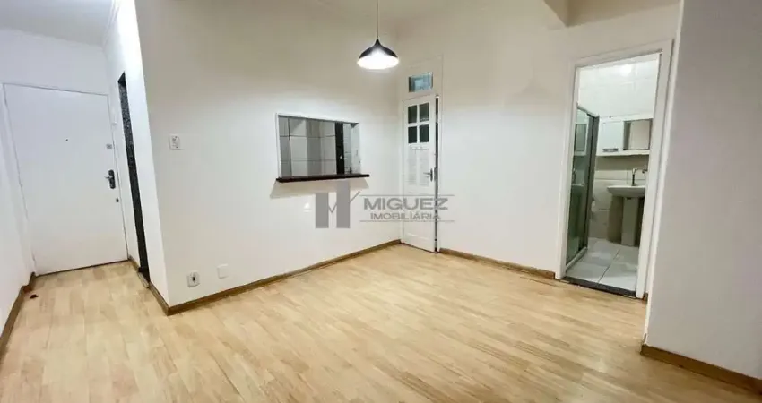 Apartamento a venda - sala, 2 quartos, banheiro social, ampla cozinha, dependências completas, 1 vaga de garagem - Rua Do Bispo Rio Comprido.