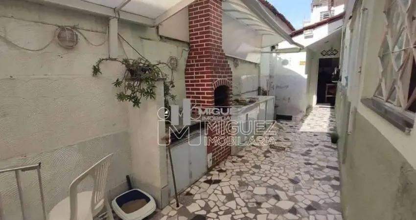Casa à venda no andaraí com 140 m², 3 quartos e ótima área interna. rua tranquila, ideal para quem busca espaço e privacidade.