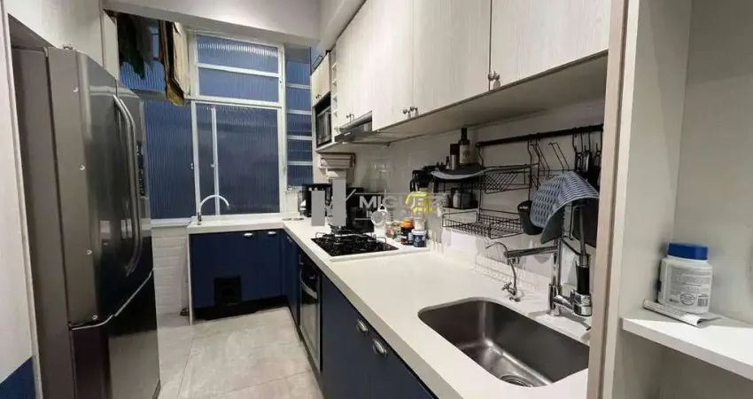 Belíssimo apartamento à venda na tijuca! são 2 quartos sendo 1 suíte com closet, sala confortável e vaga alugada no prédio! venda com porteira fechada: entre e more.