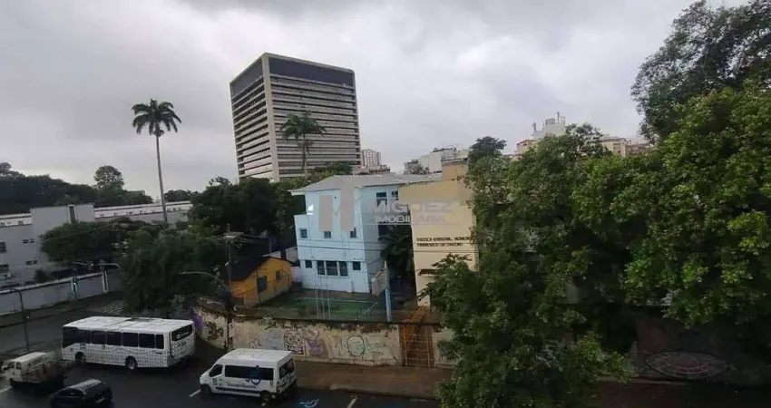 Apartamento à venda na tijuca, av. paula souza. são 2 quartos bem distribuídos, em localização estratégica, próximo ao metrô e ao maracanã. excelente opção para morar ou investir.