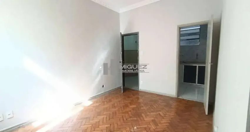 À venda, apartamento com 2 quartos e dependências na rua são francisco xavier. localização estratégica, próximo ao metrô e colégio militar. consulte condições e agende sua visita.