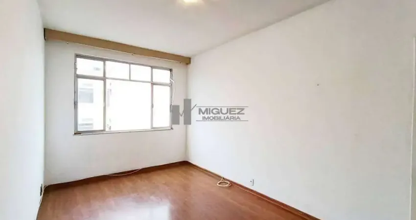 À venda: cobertura na rua cambaúba com 2 quartos, sala espaçosa e excelente localização. fácil acesso ao comércio local e ao iate clube jardim guanabara. agende sua visita.