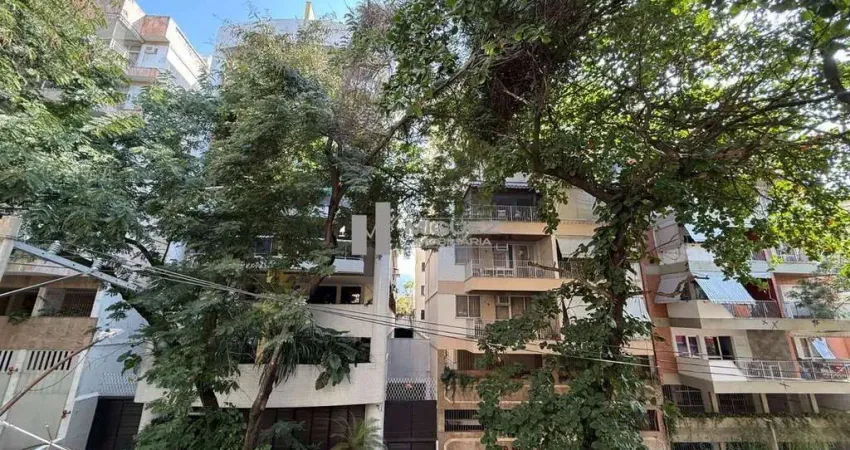 Apartamento a venda, rua rego lopes, tijuca, apartamento sala, 3 quartos sendo 1 suíte, banheiro social, ampla cozinha, dependências completas, 1 vaga na escritura.