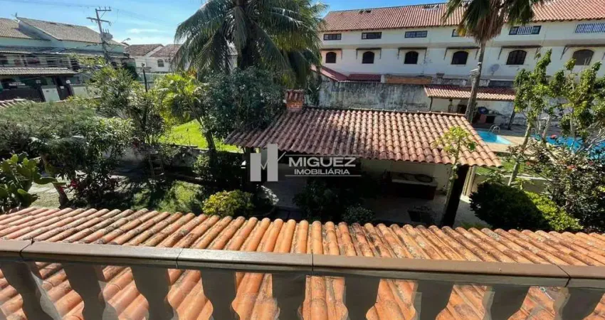 Casa a venda em condomínio na cidade de cabo frio, 2 quartos, sala, cozinha, 2 banheiros, 2 vagas na escritura, a poucos minutos da ilha do japonês.