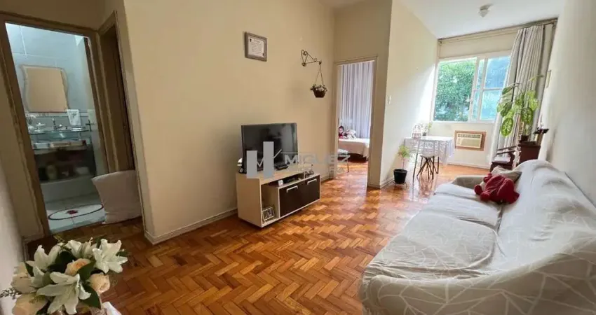 Apartamento a venda, av. paulo de frontin, rio comprido, sala, 2 ótimos quartos sendo 1 suíte, banheiro social, cozinha, área de serviço e quarto de empregada, 1 vaga de garagem.
