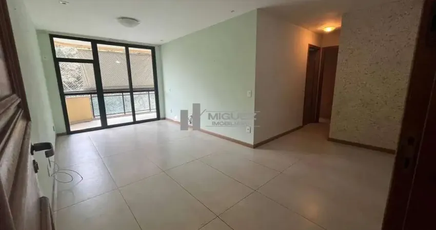 Apartamento à venda, rua pinheiro machado, laranjeiras. varanda, 2 quartos sendo 1 suíte, vaga na escritura e infraestrutura de lazer. código 22902