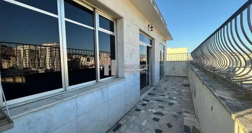 Excelente cobertura à venda na tijuca, rua dr. satamini. são 3 quartos, sendo 1 suíte com closet, sala integrada a iluminação natural, cozinha com dependência completa e 1 vaga de garagem na escritura